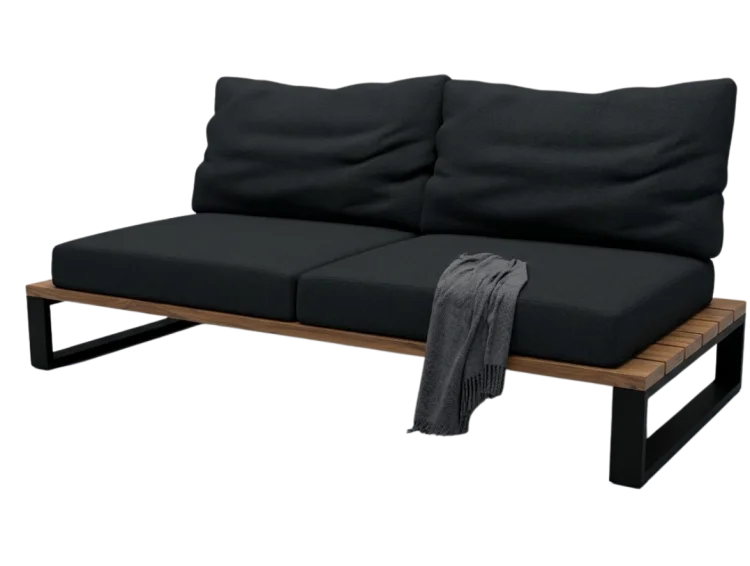 Sofa ogrodowa GERMAN na czarnej metalowej podstawie, drewniane siedzisko i ciemne poduszki.